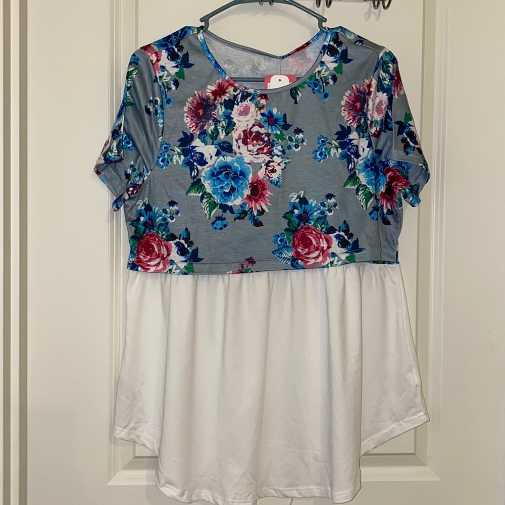 Women’s nursing top